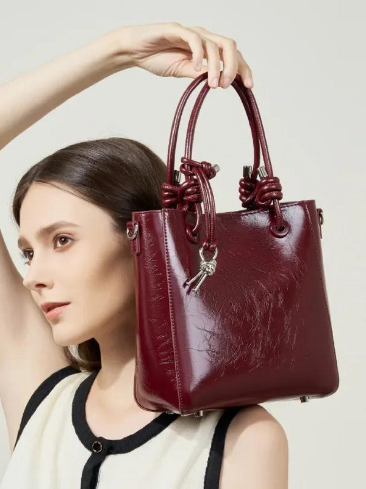 Ella | Small Handbag in Genuine Leather with Shoulder Strap